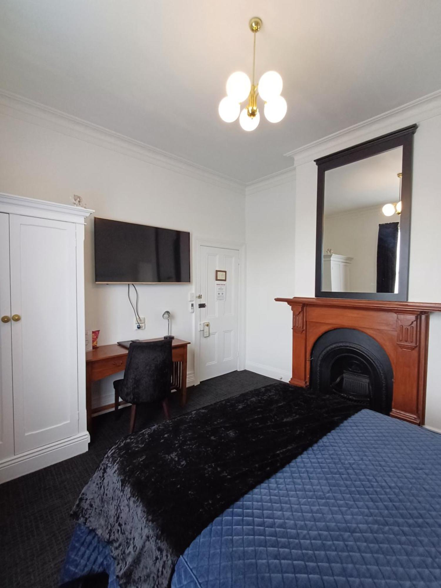 Art Hotel On York Launceston Bagian luar foto