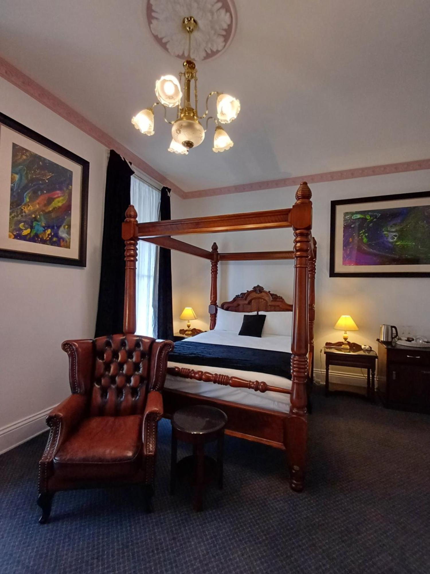 Art Hotel On York Launceston Bagian luar foto