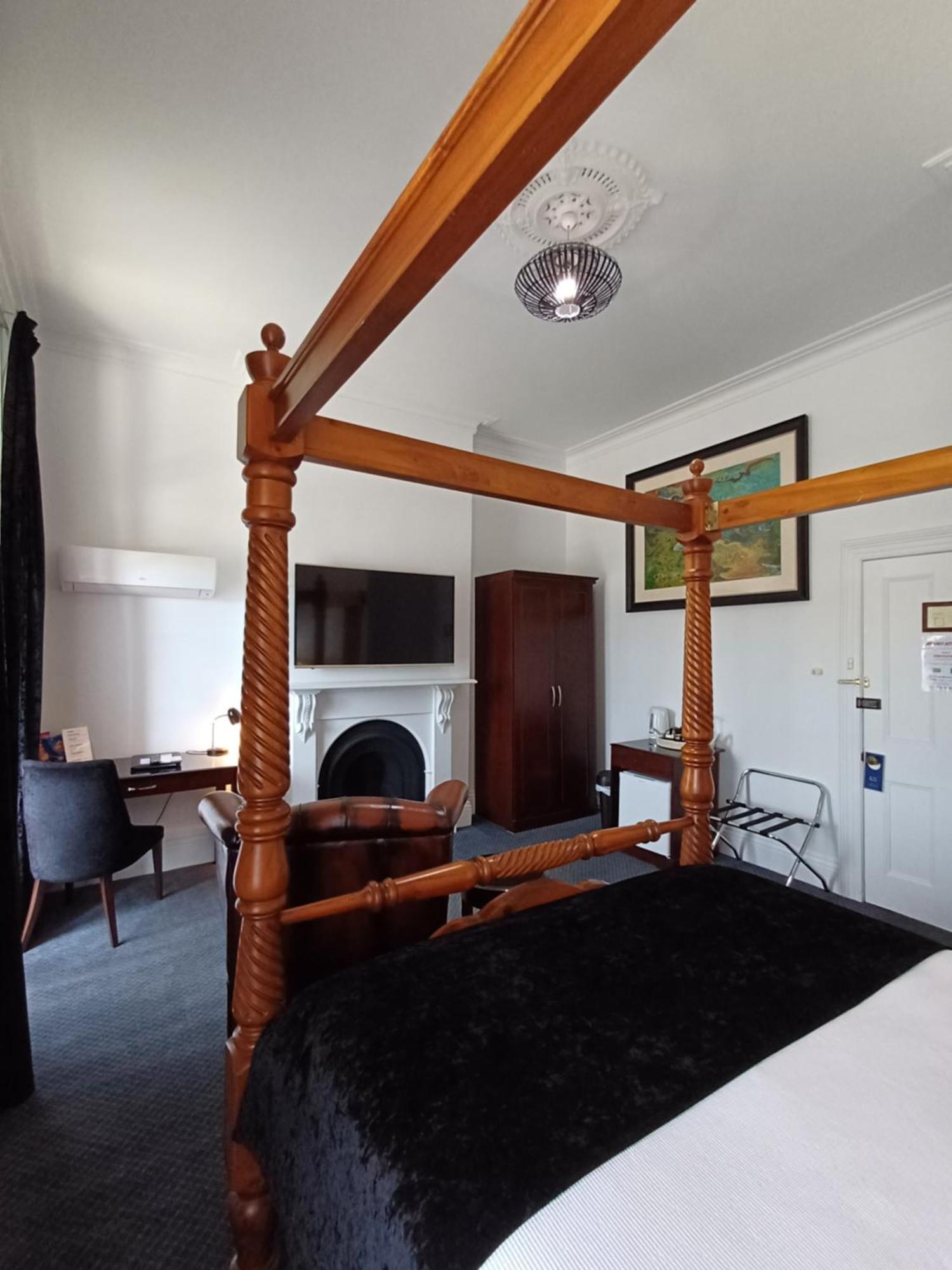Art Hotel On York Launceston Bagian luar foto