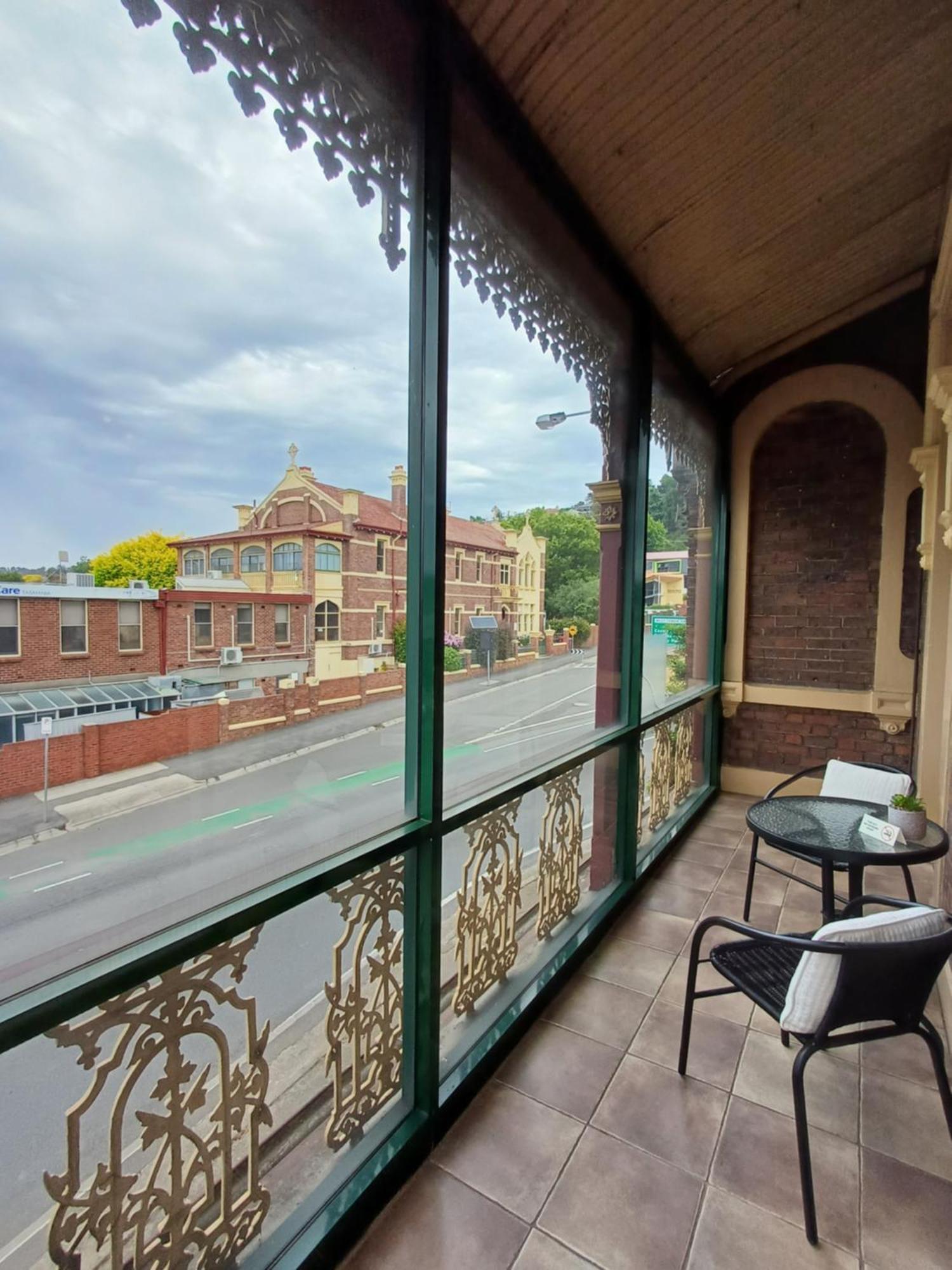 Art Hotel On York Launceston Bagian luar foto