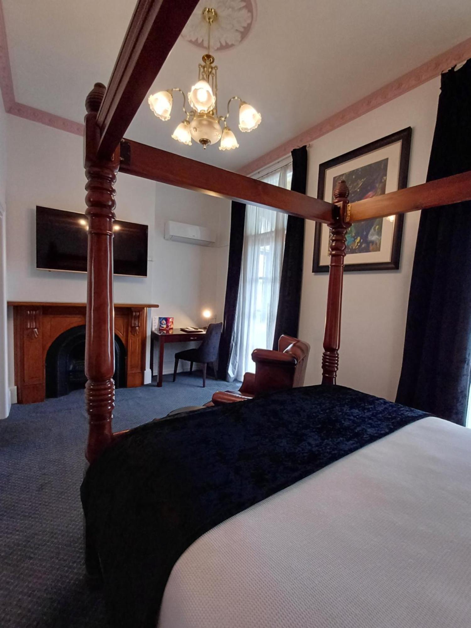 Art Hotel On York Launceston Bagian luar foto