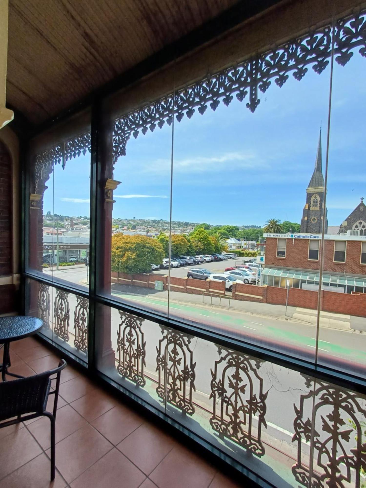 Art Hotel On York Launceston Bagian luar foto