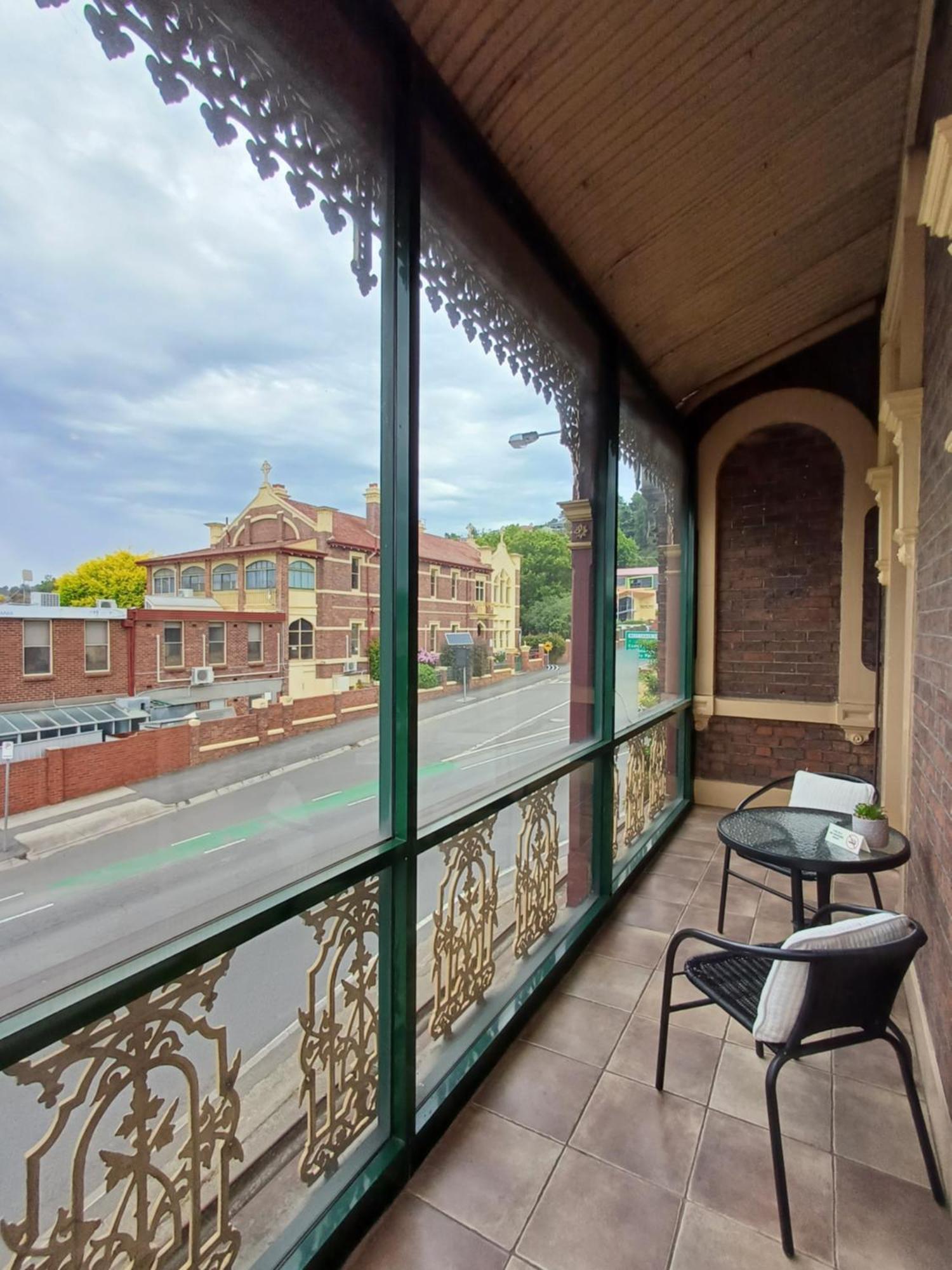 Art Hotel On York Launceston Bagian luar foto