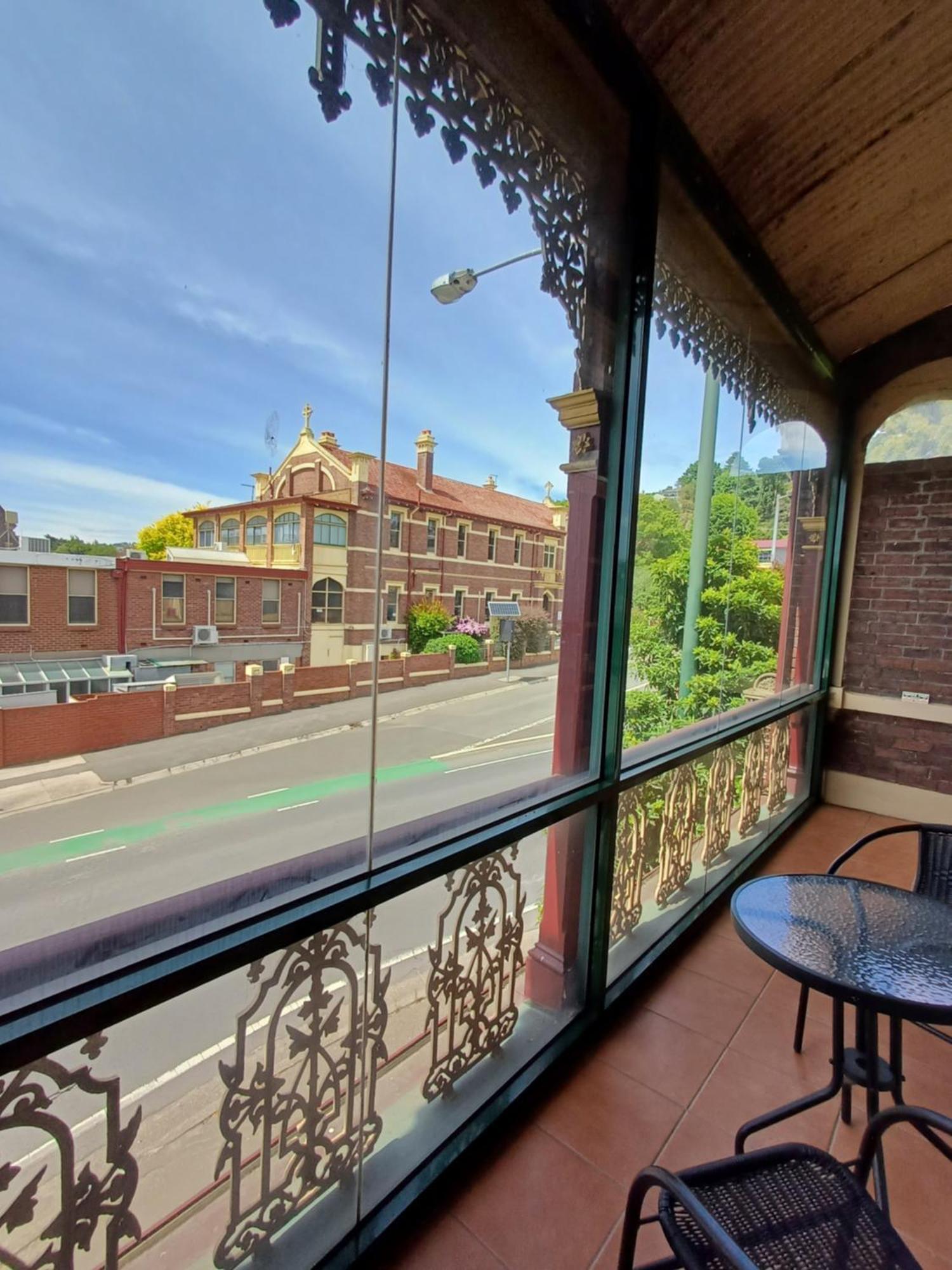 Art Hotel On York Launceston Bagian luar foto