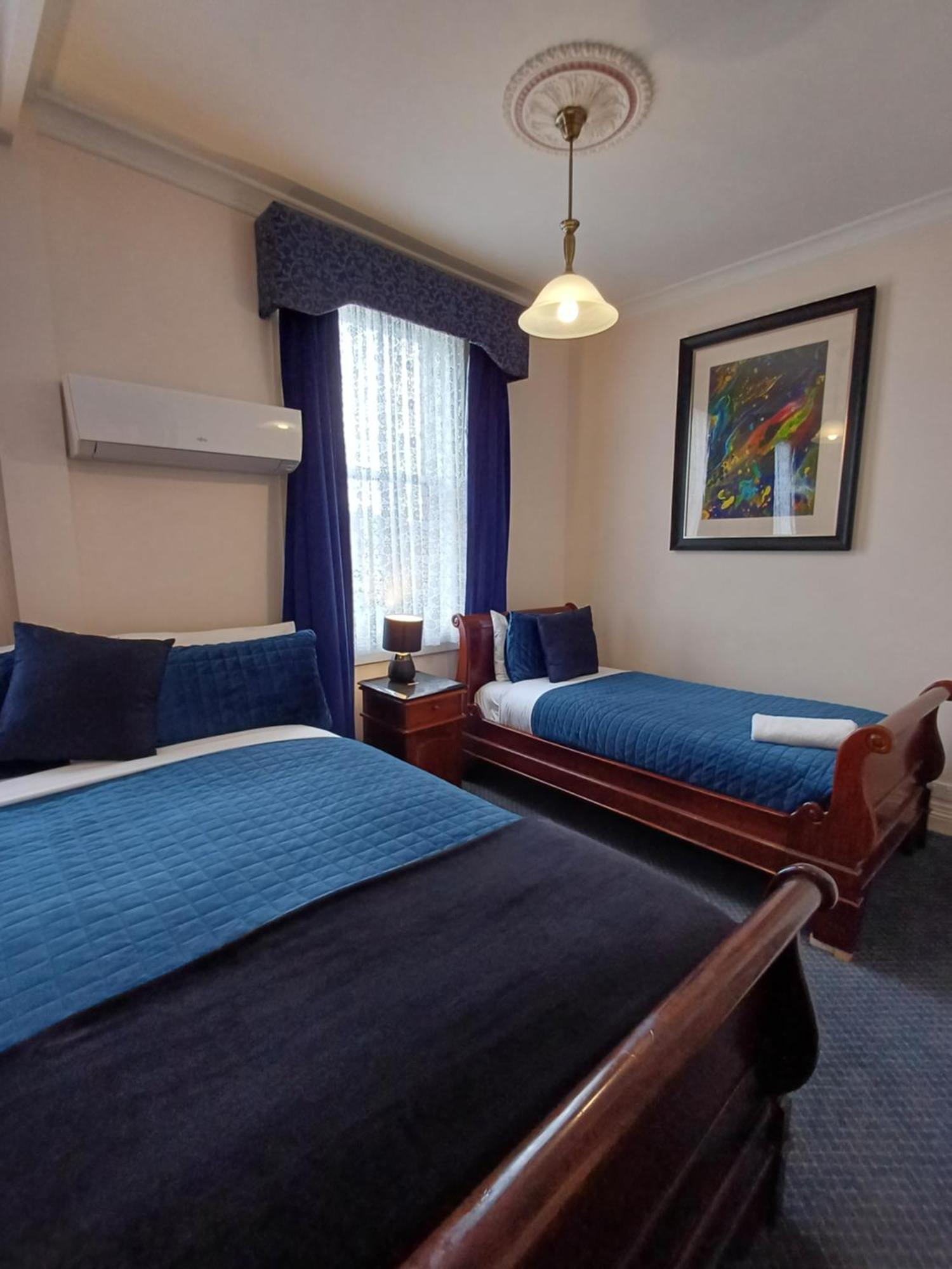 Art Hotel On York Launceston Bagian luar foto