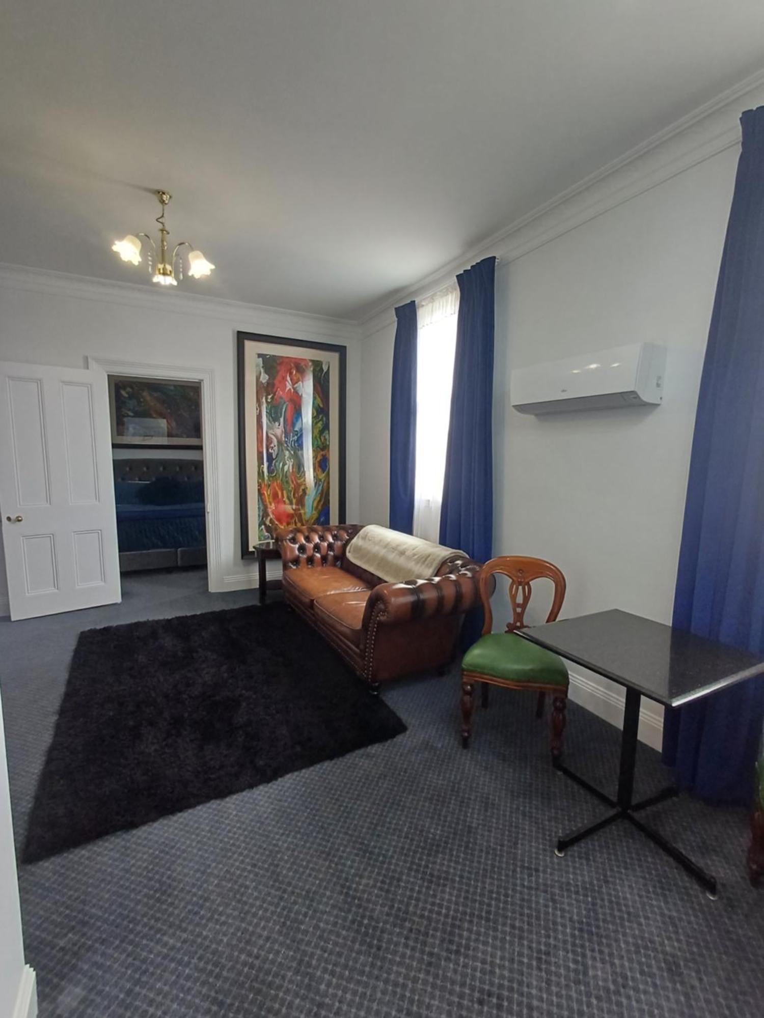 Art Hotel On York Launceston Bagian luar foto